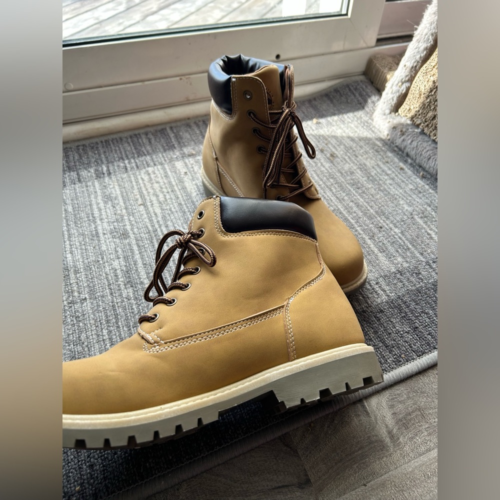Storm Mountain unisex boots